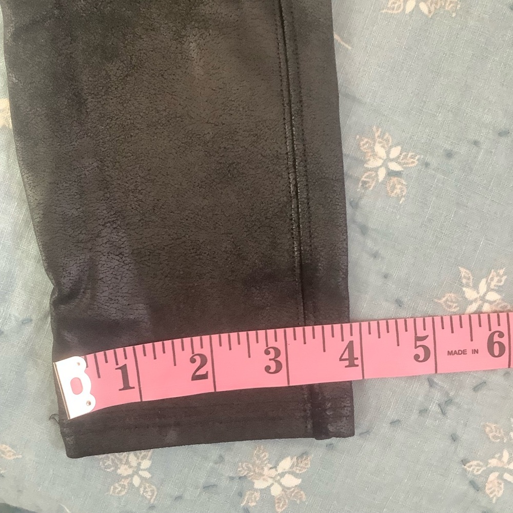 Spanx Faux Leather Shiny Ready To Wow Leggings Size Medium Black Stretch Shaping - Picture 8 of 13